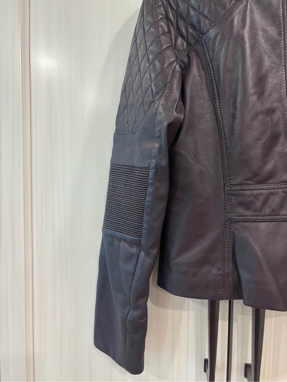 Danier women’s genuine leather moto jacket dark eggplant purple quilted zip S - Picture 7 of 13